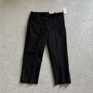 Roz & Ali Black Pull On Capri Pants Size 6 Petite Busuness Casual Shaping NWT